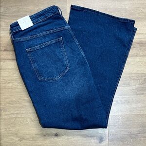 NWT Universal Thread High Rise Flare Women's Dark Blue Wide Leg Jeans - Size 17S